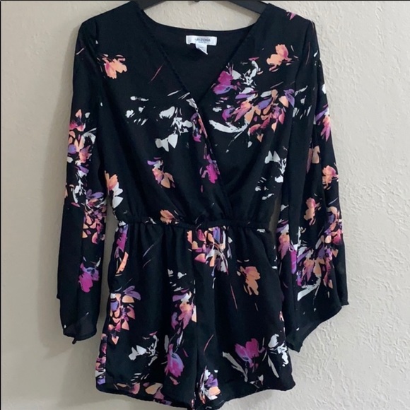 Arizona Jean Company Pants - Floral Romper with pockets